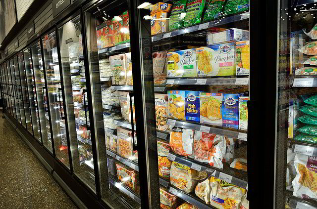 Commercial_Refrigerator_in_a_supermarket
