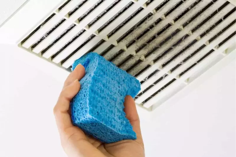 cleaning a HVAC vent