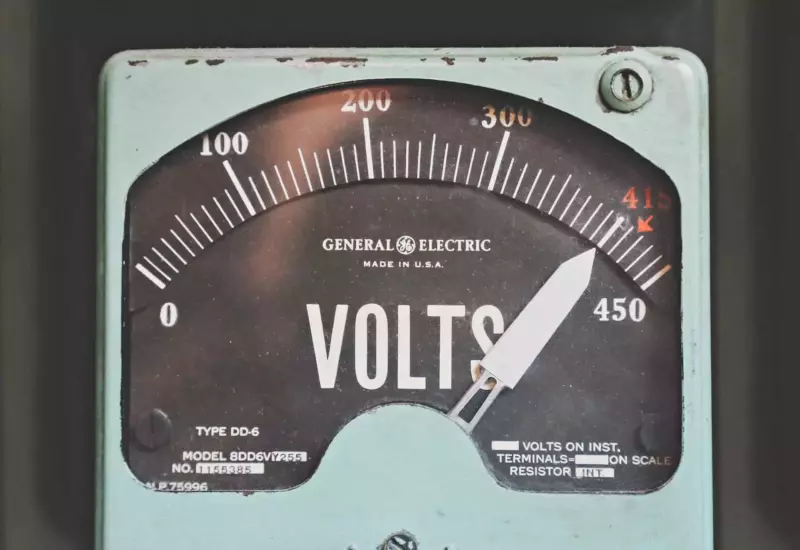 Voltage changes on meter